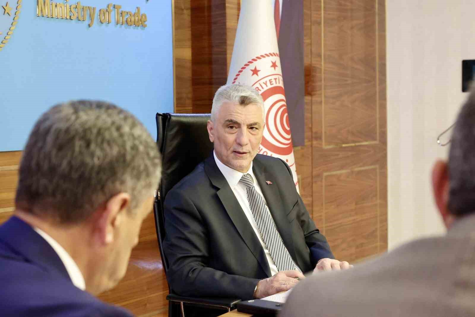 Ticaret Bakanı Bolat, Uluslararası Nakliyeciler Derneği &uuml;yeleriyle bir araya geldi
