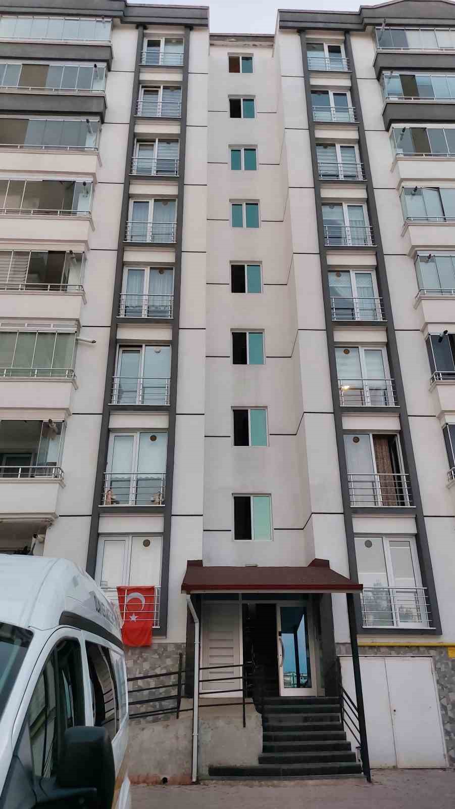 Samsun&rsquo;da asans&ouml;r 4. kattan zemine d&uuml;şt&uuml;: 1 yaralı
