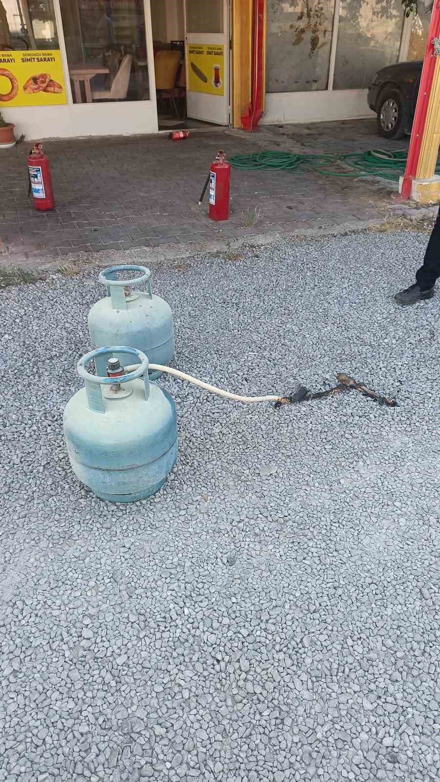 Tüpün hortumu kopunca fırında yangın çıktı