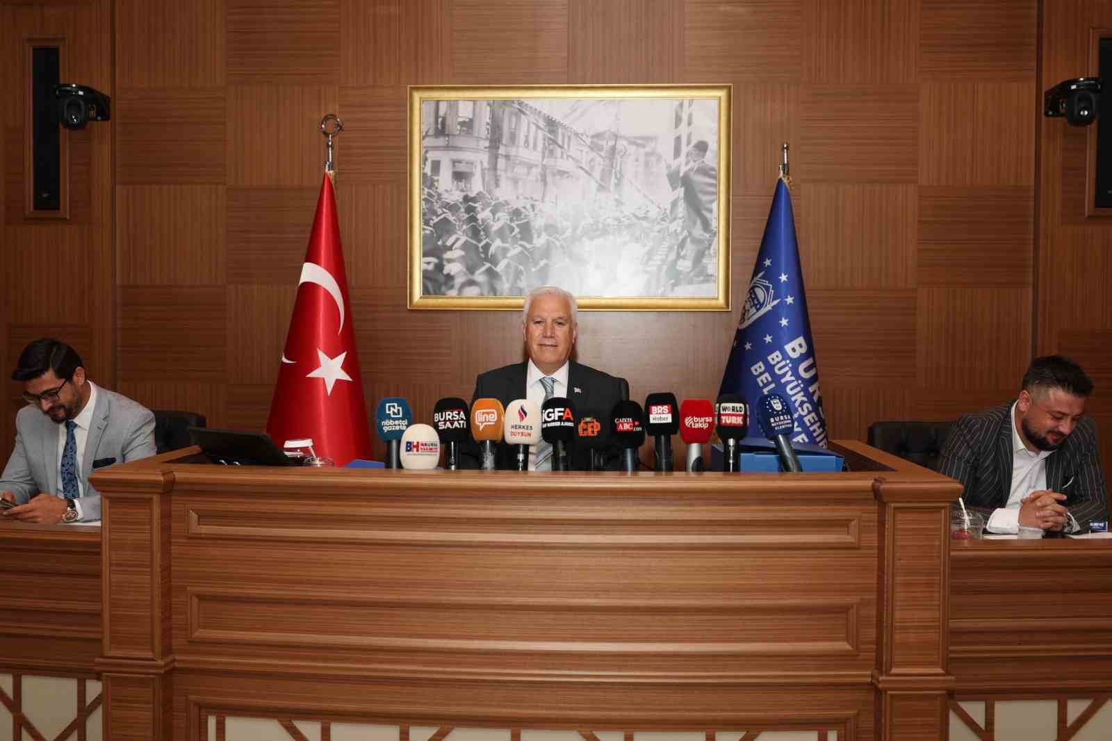 Bursa&rsquo;da &ccedil;arşı ve sahilde seyyar satıcıya ge&ccedil;it yok
