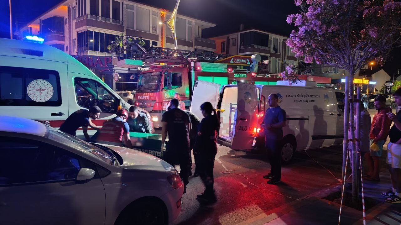 &Ccedil;&ouml;p atmaya giden kadına &ccedil;arpıp olay yerinden ka&ccedil;tı
