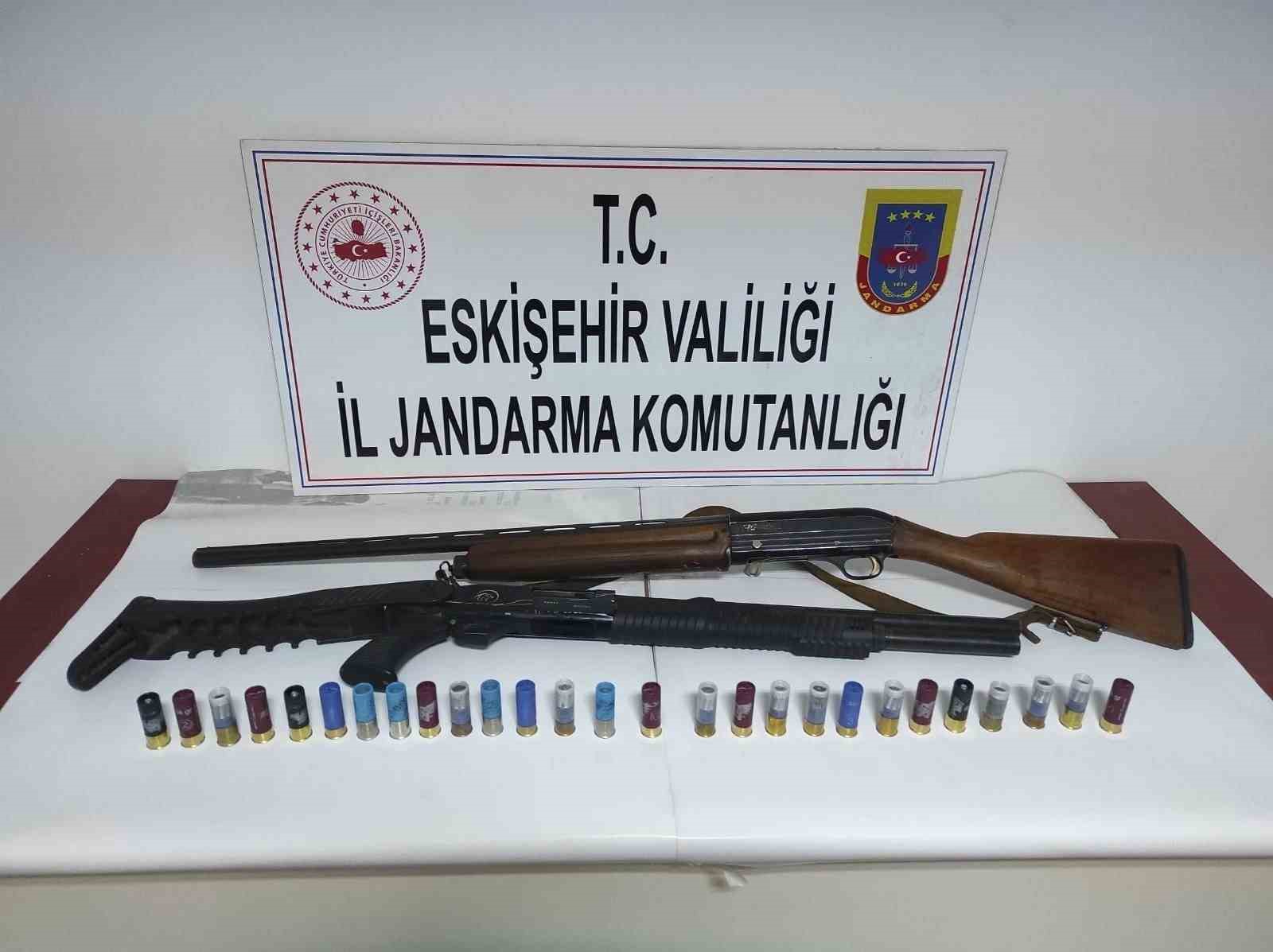 Kepçe ile kaçak kazı yapan 5 şüpheli suçüstü yakalandı