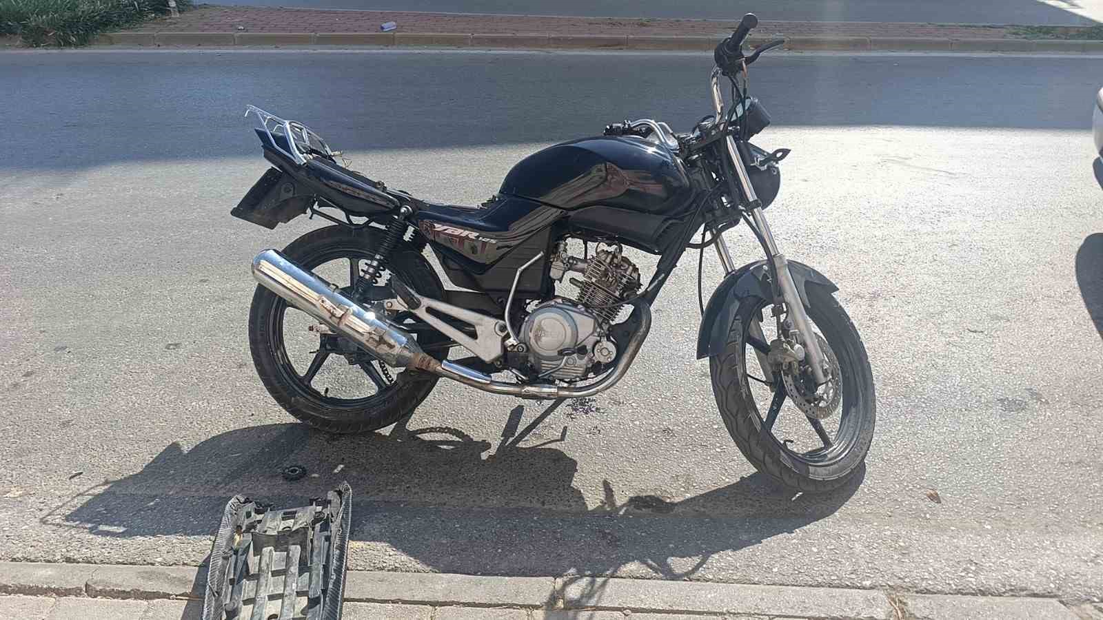 Otomobil ile motosiklet &ccedil;arpıştı: 1 yaralı

