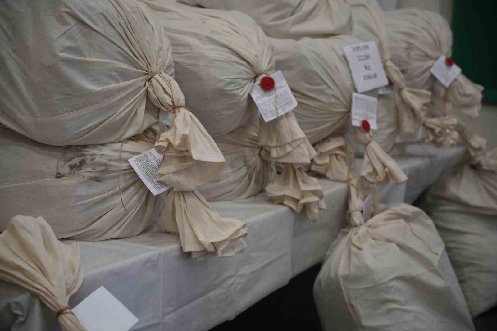 Kapıkule’de 212 kilo uyuşturucu ele geçirildi: 3 Gözaltı