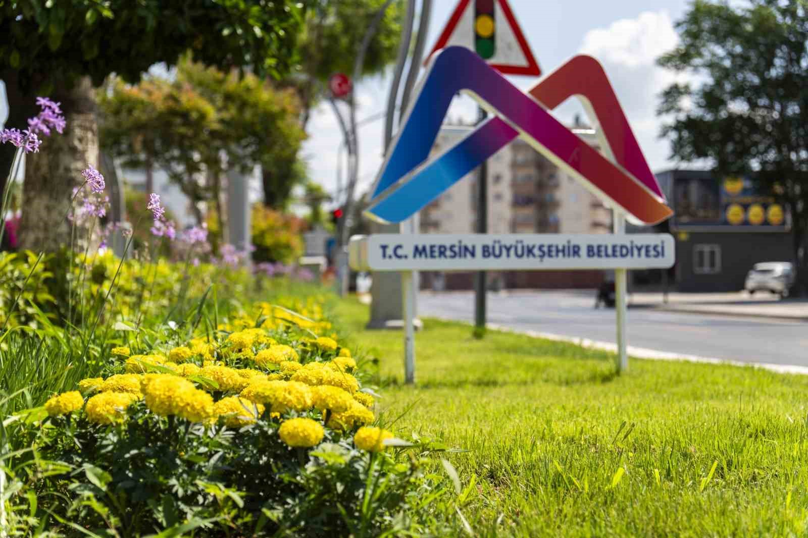 Mersin&rsquo;de D-400 &uuml;zerindeki kavşaklara peyzaj d&uuml;zenlemesi
