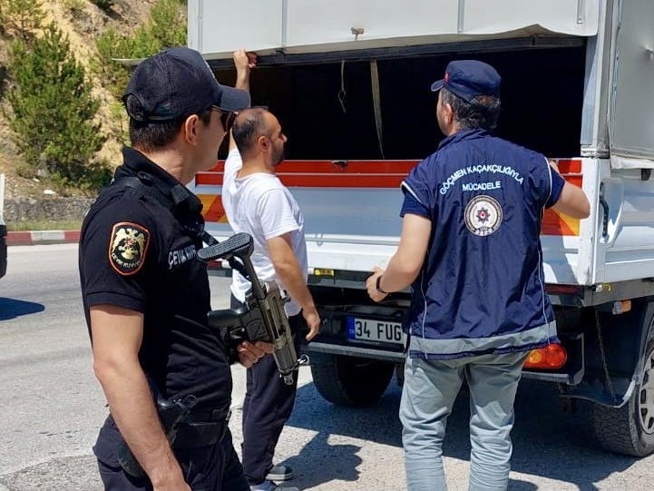 Bilecik’te düzensiz göç uygulamasında bir kişi gözaltına alındı