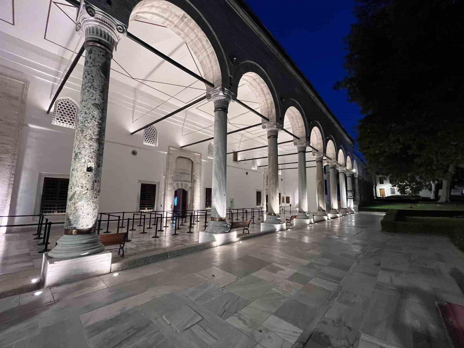 Topkapı Sarayı kapılarını en uzun günün akşamında ziyarete açıyor