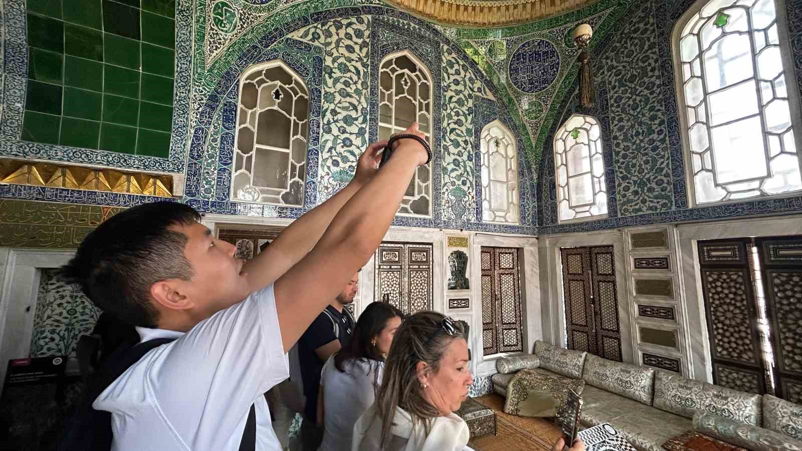 Topkapı Sarayı kapılarını en uzun g&uuml;n&uuml;n akşamında ziyarete a&ccedil;ıyor
