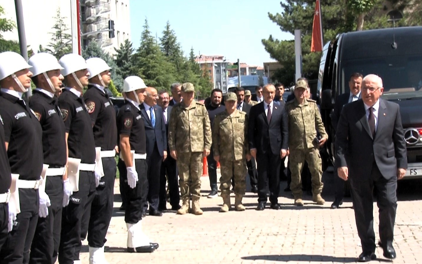 Milli Savunma Bakanı Güler Malatya’da
