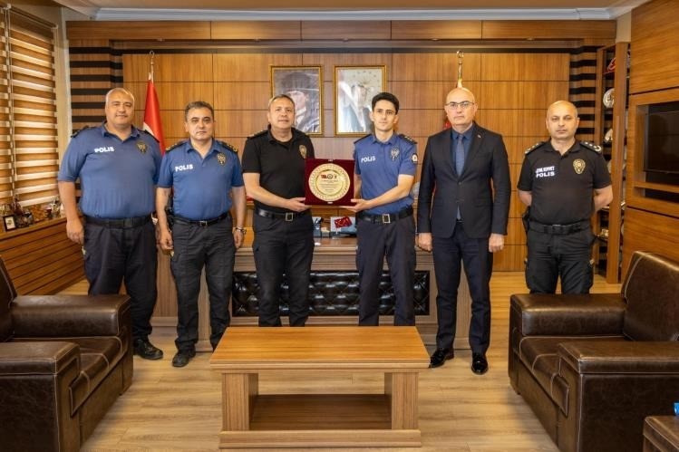 Başkomiser &Ouml;zen&rsquo;e veda t&ouml;reni
