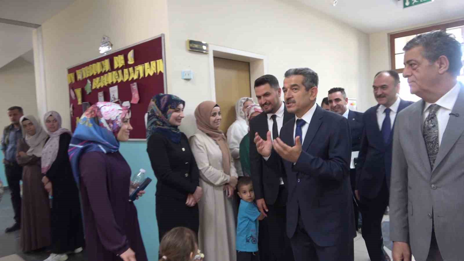 Şırnak’ta 188 bin öğrenci karne aldı