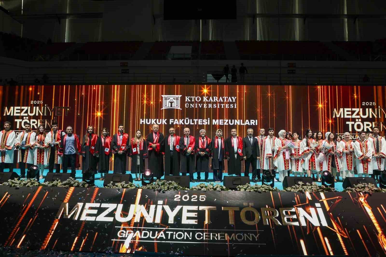 KTO Karatay Üniversitesi’nde mezuniyet coşkusu