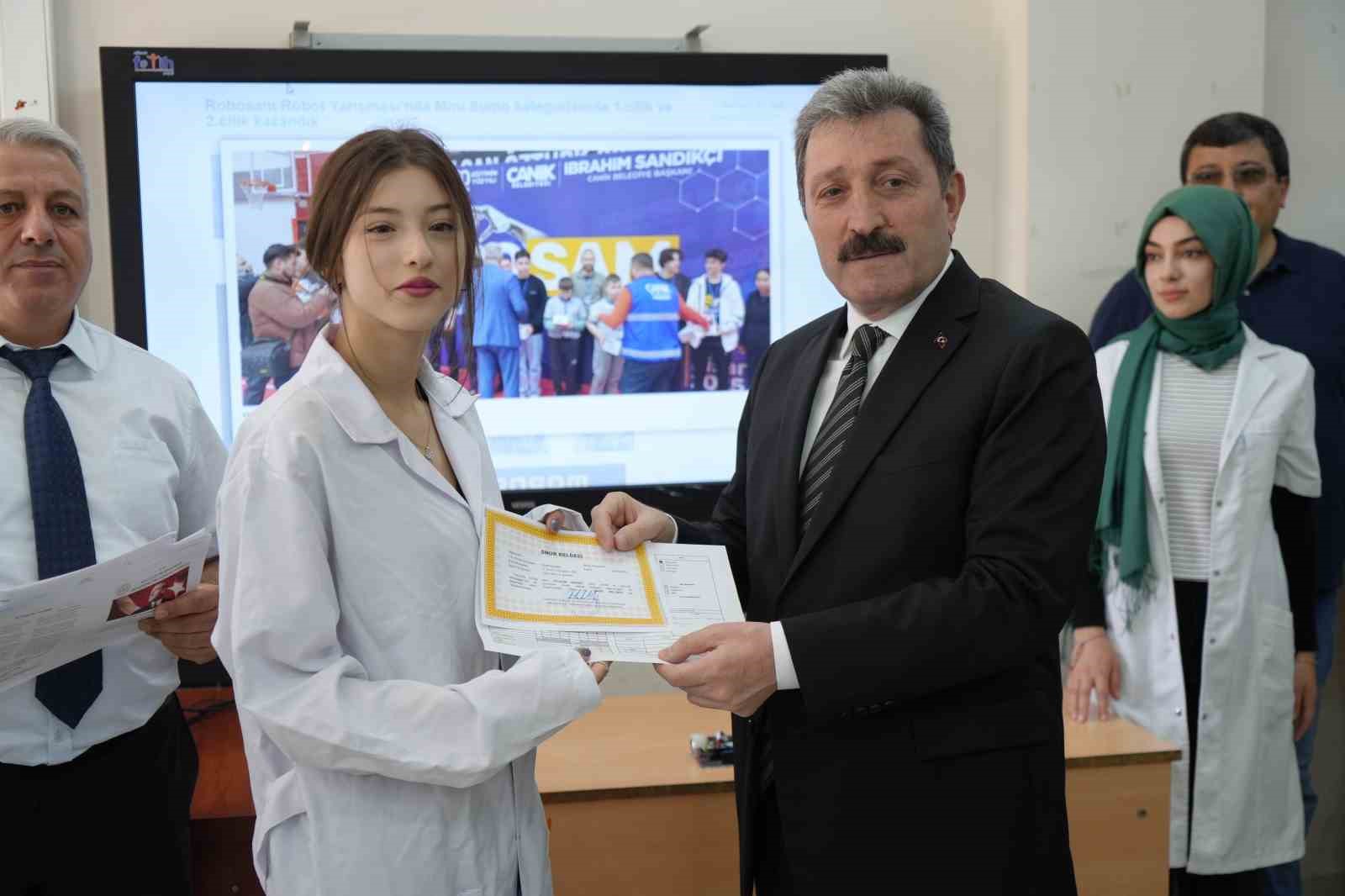 Samsun’da 262 bin öğrencinin karne heyecanı