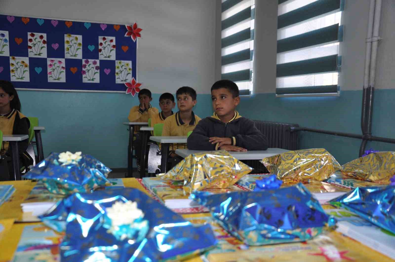 Kars&rsquo;ta 55 bin &ouml;ğrenci karne aldı
