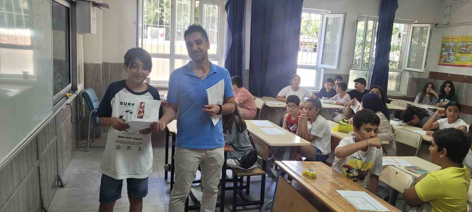 Adana’da 522 bini aşkın öğrenci karne aldı