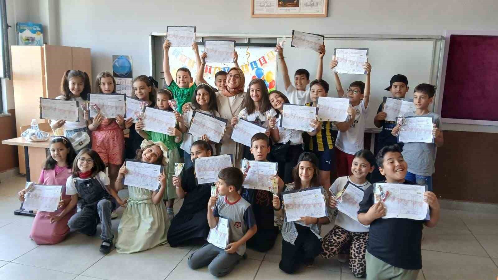 D&uuml;zce&rsquo;de 76 bin 838 &ouml;ğrenci karne sevinci yaşadı
