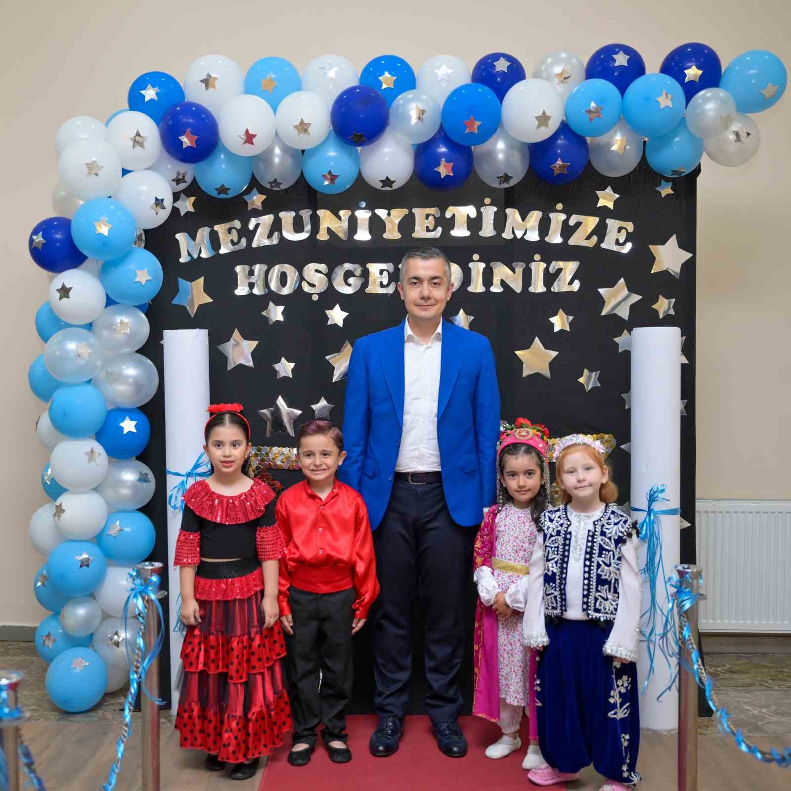 Başkan Vekili Aksoy kreşli miniklerin mezuniyet heyecanına ortak oldu
