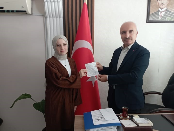 Umre ödüllü yarışmayı kazanan öğrenci ödülünü Kur’an kursu inşaatına bağışladı