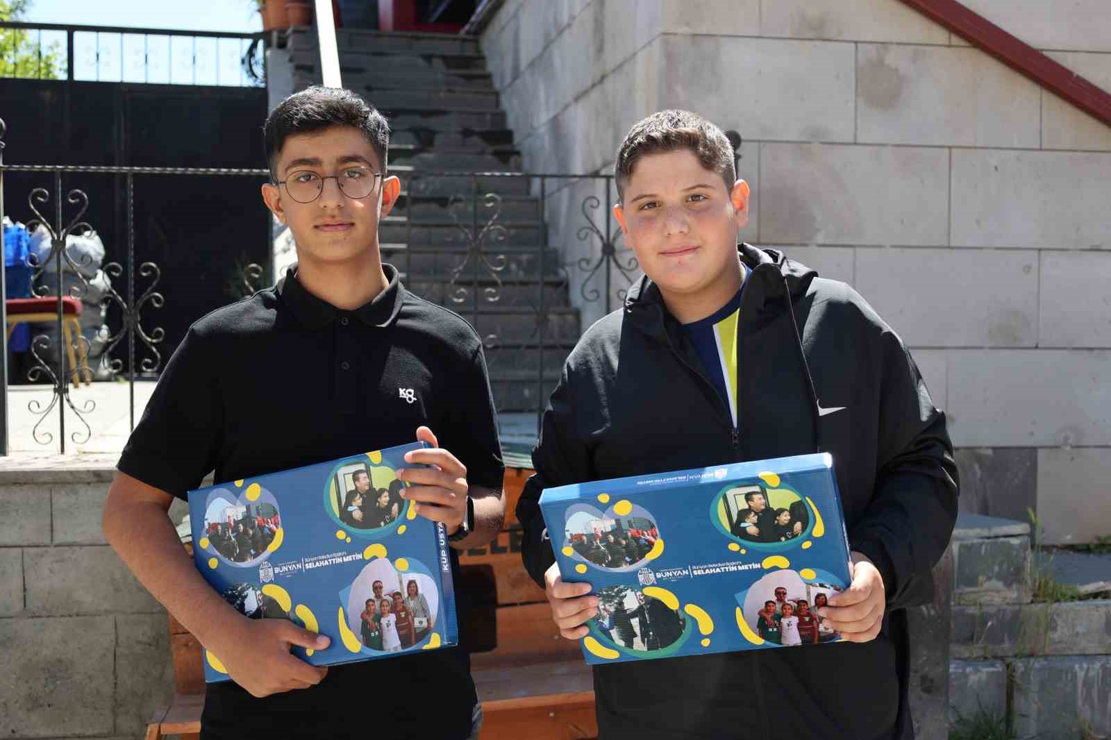 Kayseri&rsquo;de 315 bin &ouml;ğrenci karne aldı
