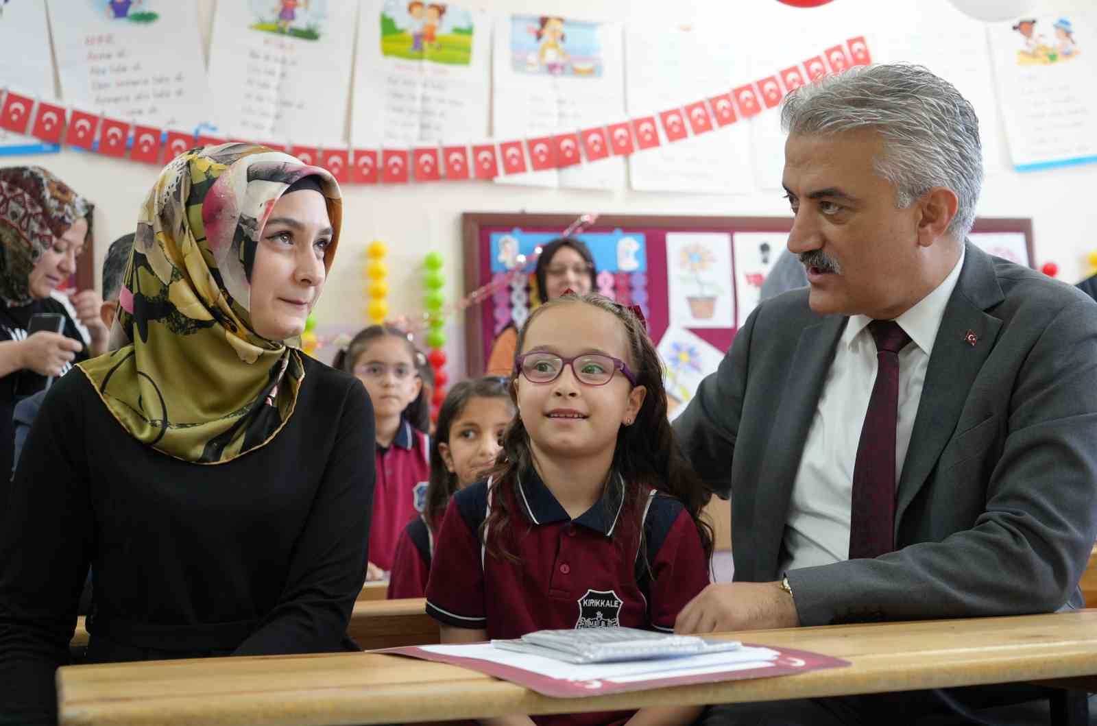 Karneler alındı, yaz tatili başladı: Öğrencilere "dijital bağımlılık" uyarısı
