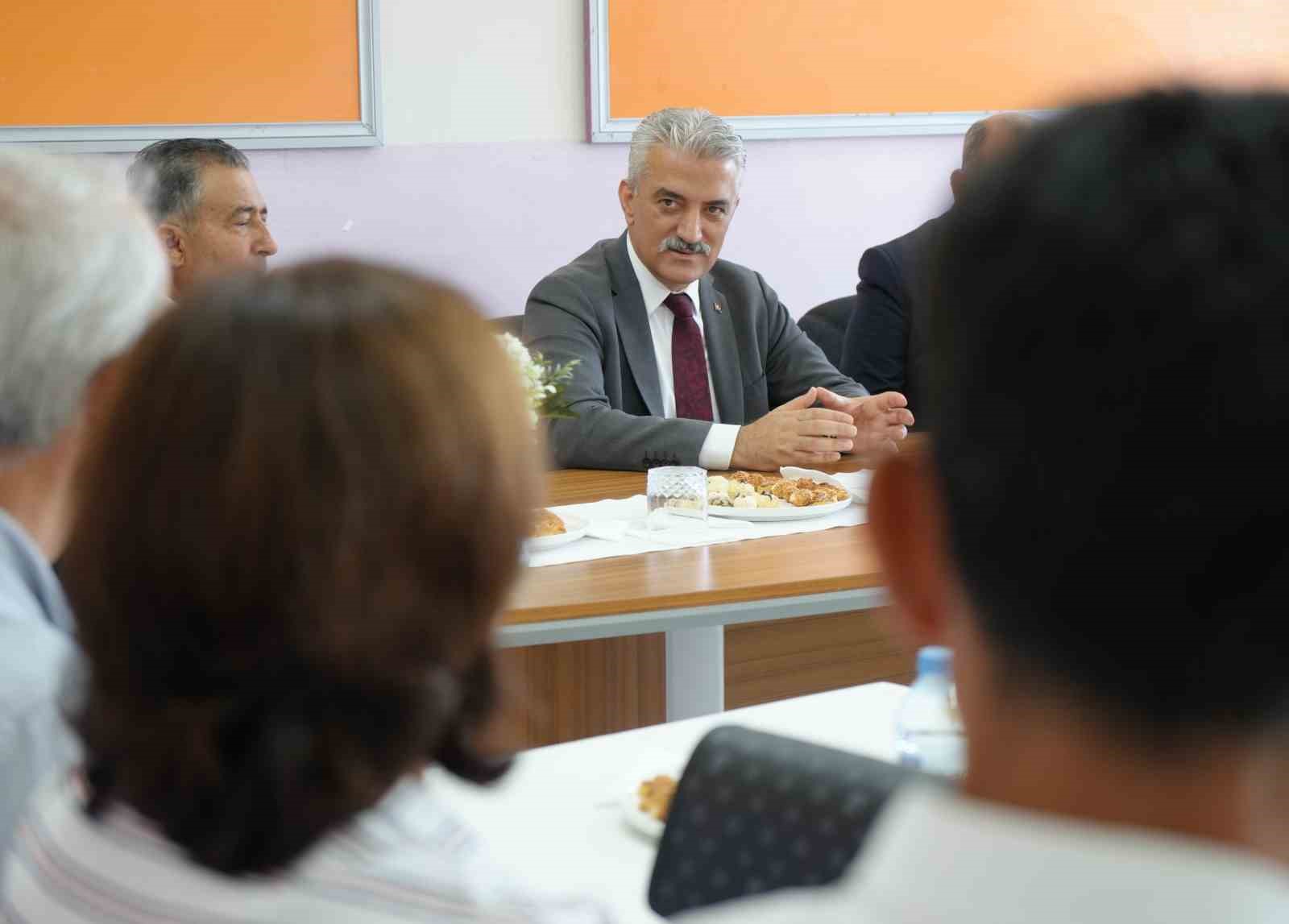 Karneler alındı, yaz tatili başladı: &Ouml;ğrencilere "dijital bağımlılık" uyarısı
