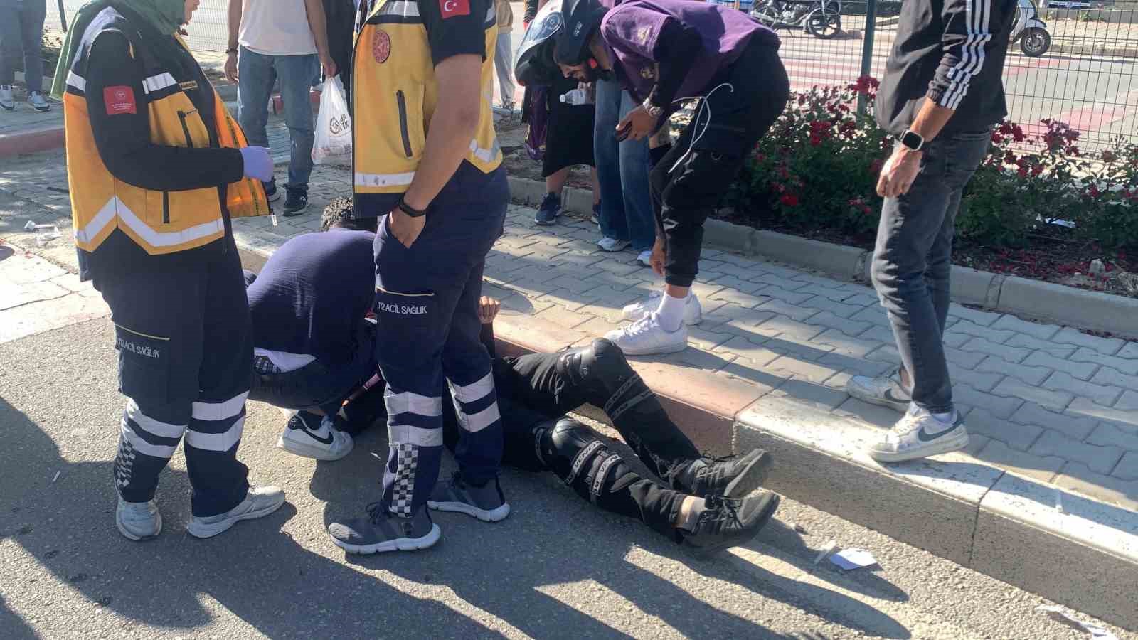 Karaman’da otomobille çarpışan motokurye yaralandı