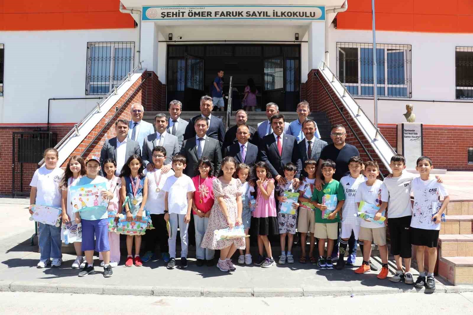 Kahramanmaraş&rsquo;ta karne heyecanı: 276 bin &ouml;ğrenci yaz tatiline &ccedil;ıktı
