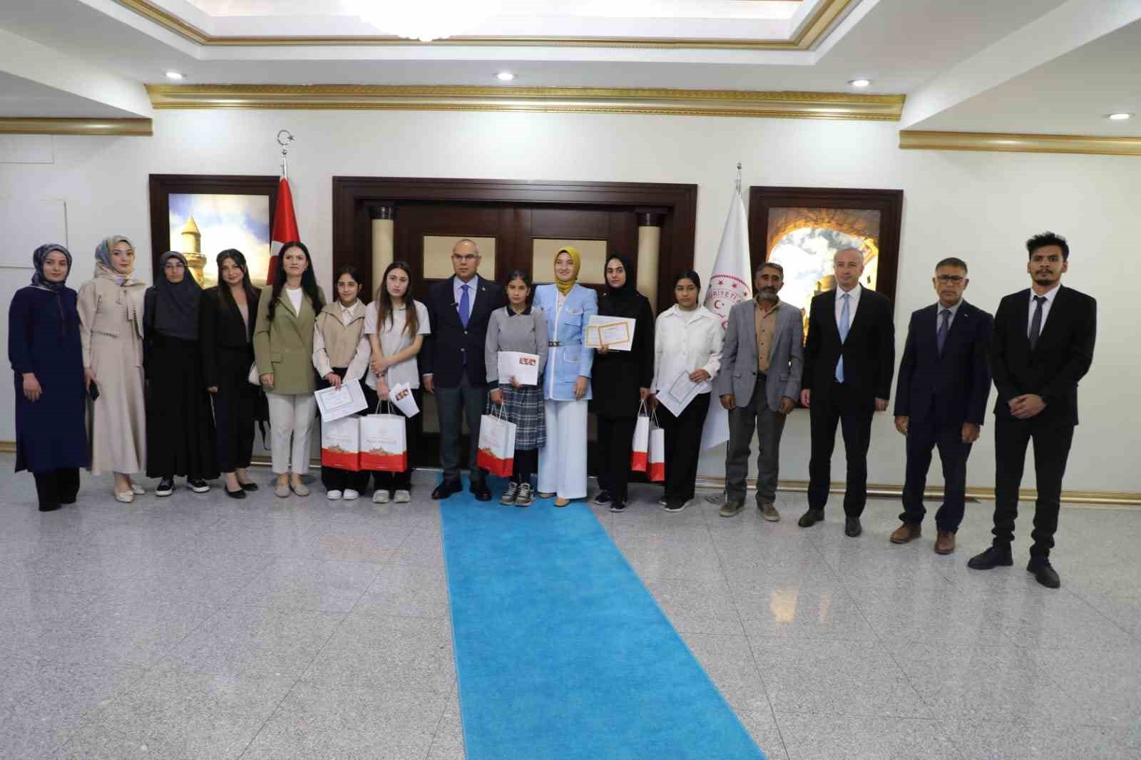 Ağrı’da &quot;Okulum Beni Bekler&quot; projesiyle 2 bin 129 öğrenci yeniden eğitime kazandırıldı