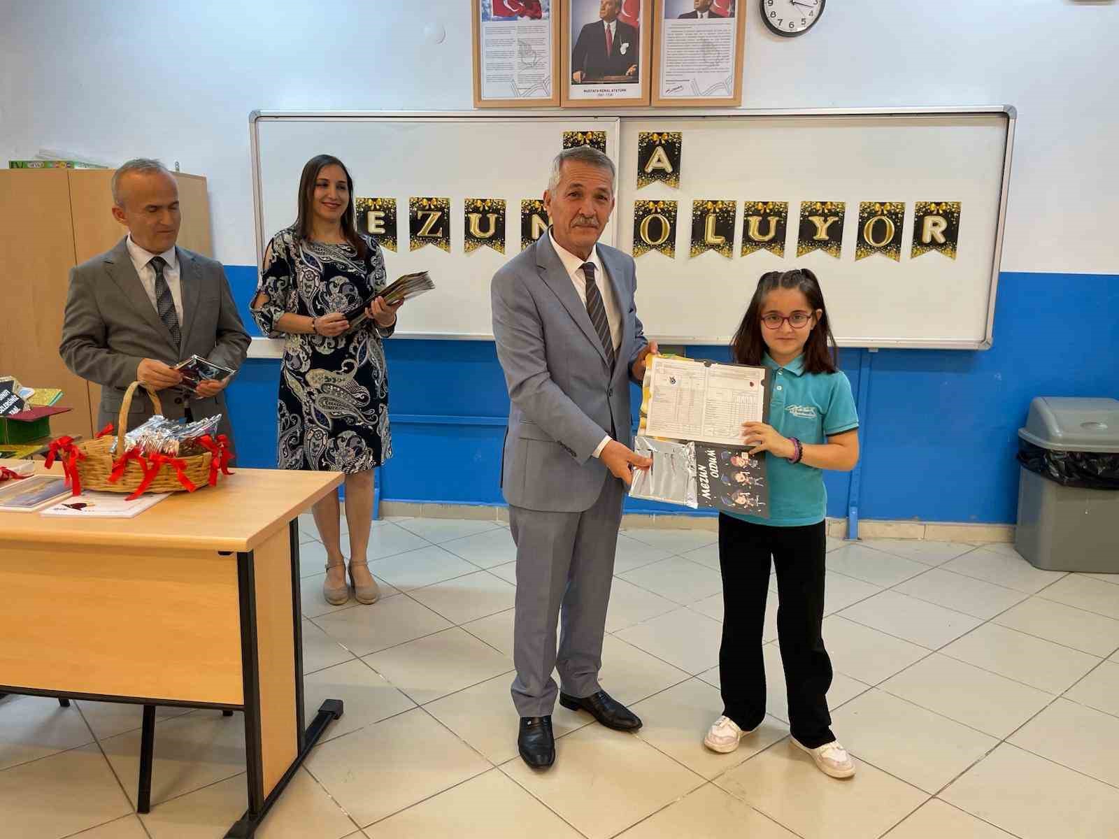 Fethiye’de 32 bin 692 öğrenci karne heyecanı yaşadı
