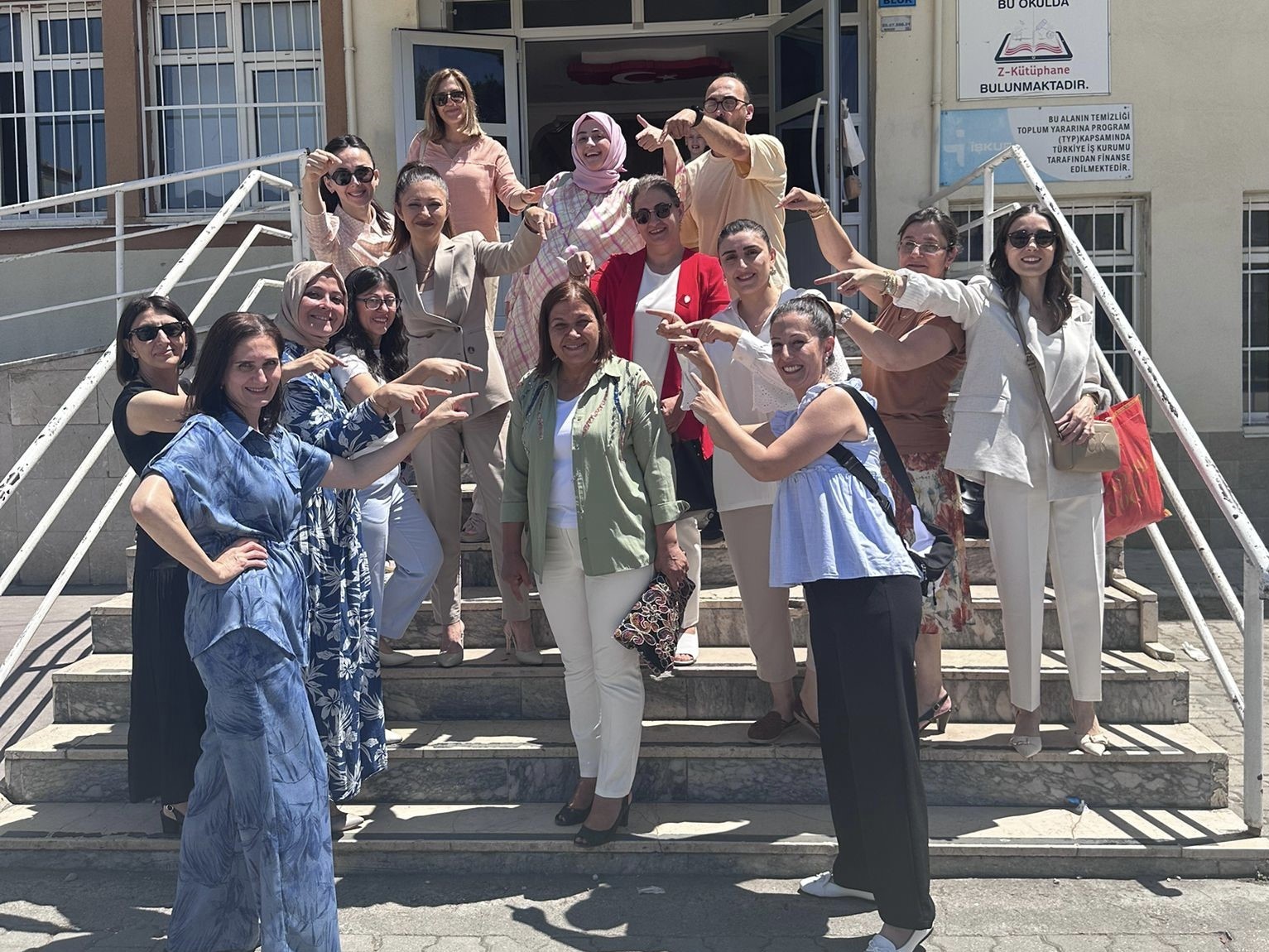 42 yıllık öğretmene duygulandıran veda: "İyi ki öğretmen olmuşum"