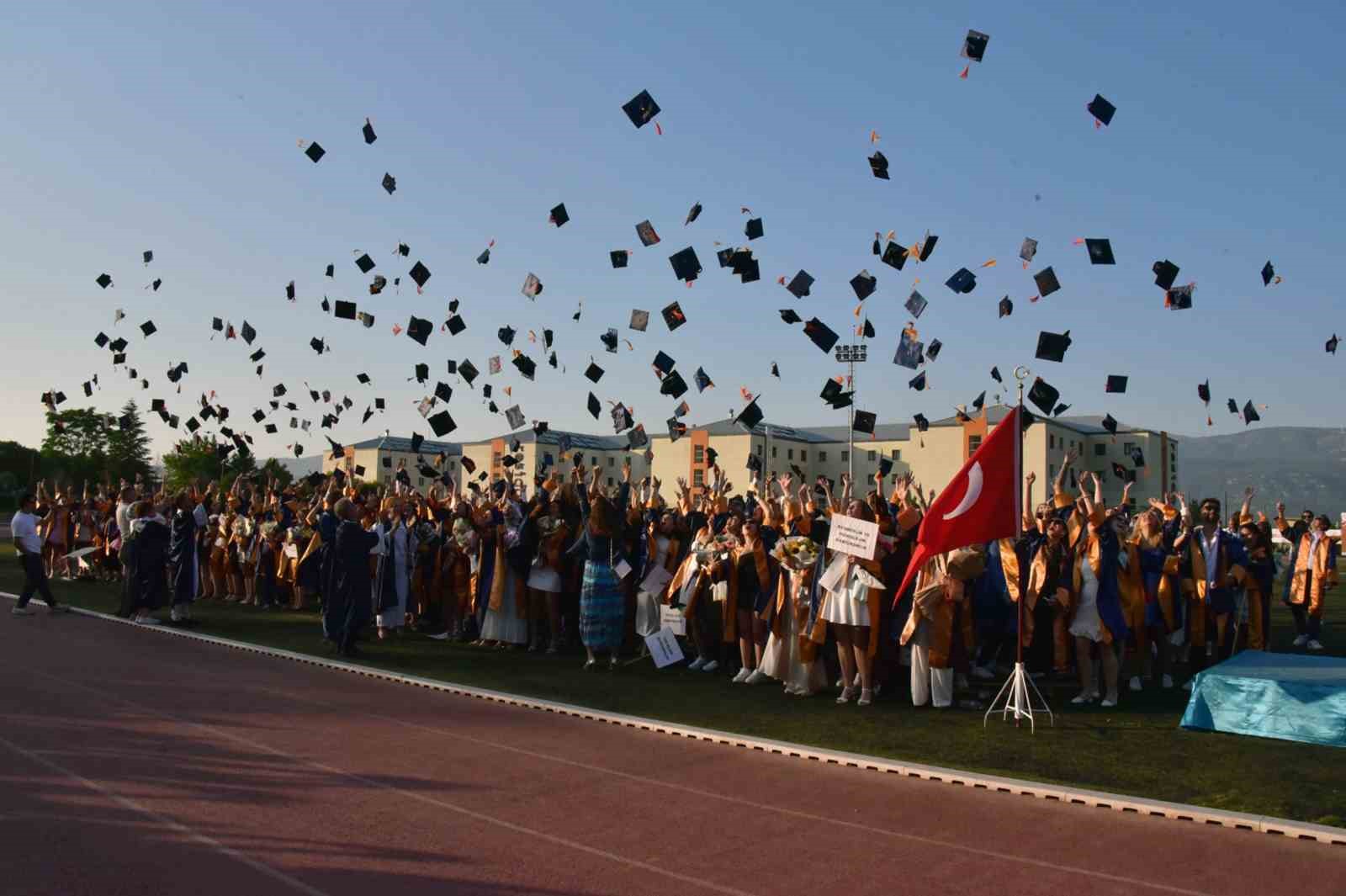 MSKÜ’lü geleceğin öğretmenleri mezun oldu