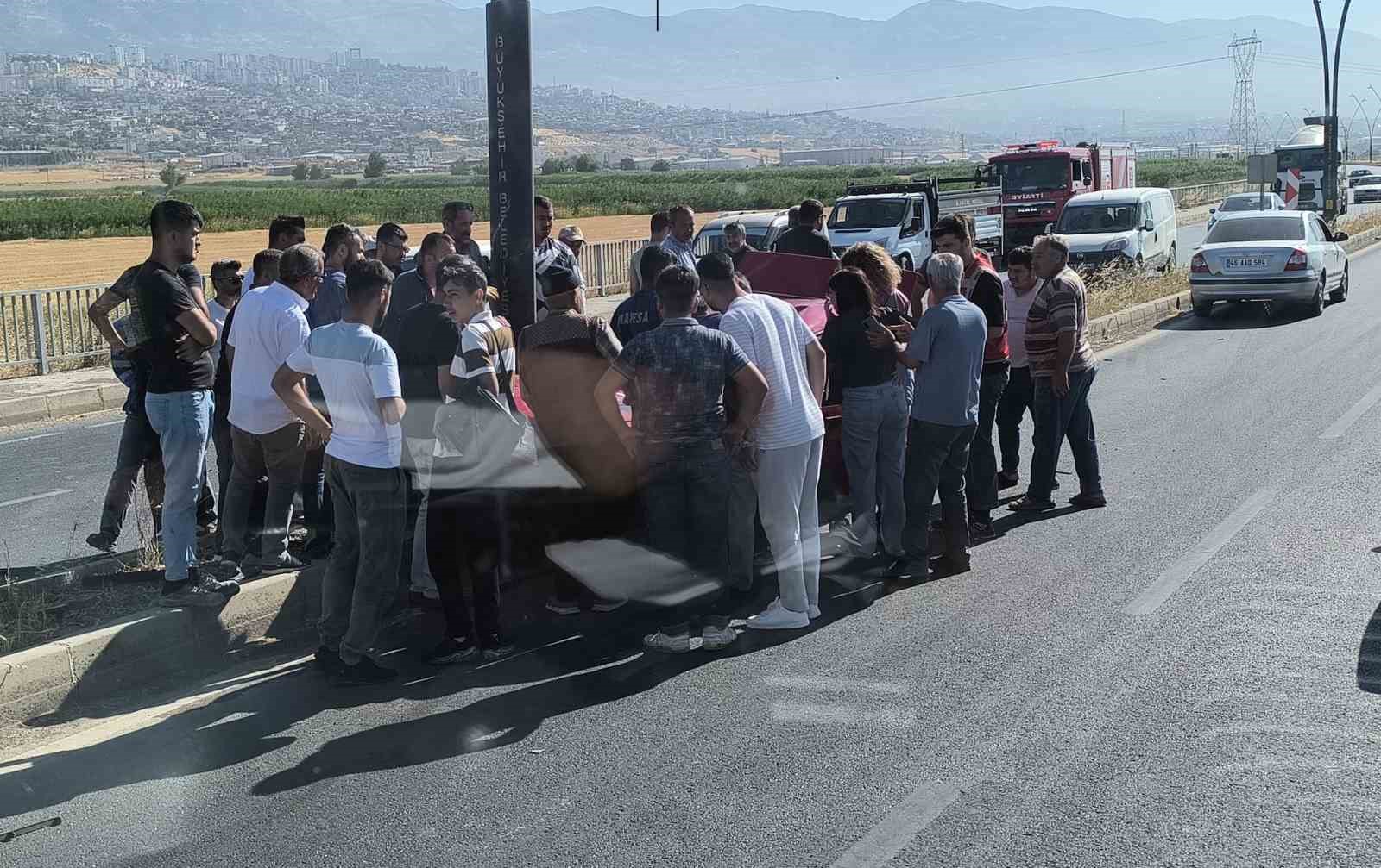 Takla atan otomobilin gen&ccedil; s&uuml;r&uuml;c&uuml;s&uuml; hayatını kaybetti

