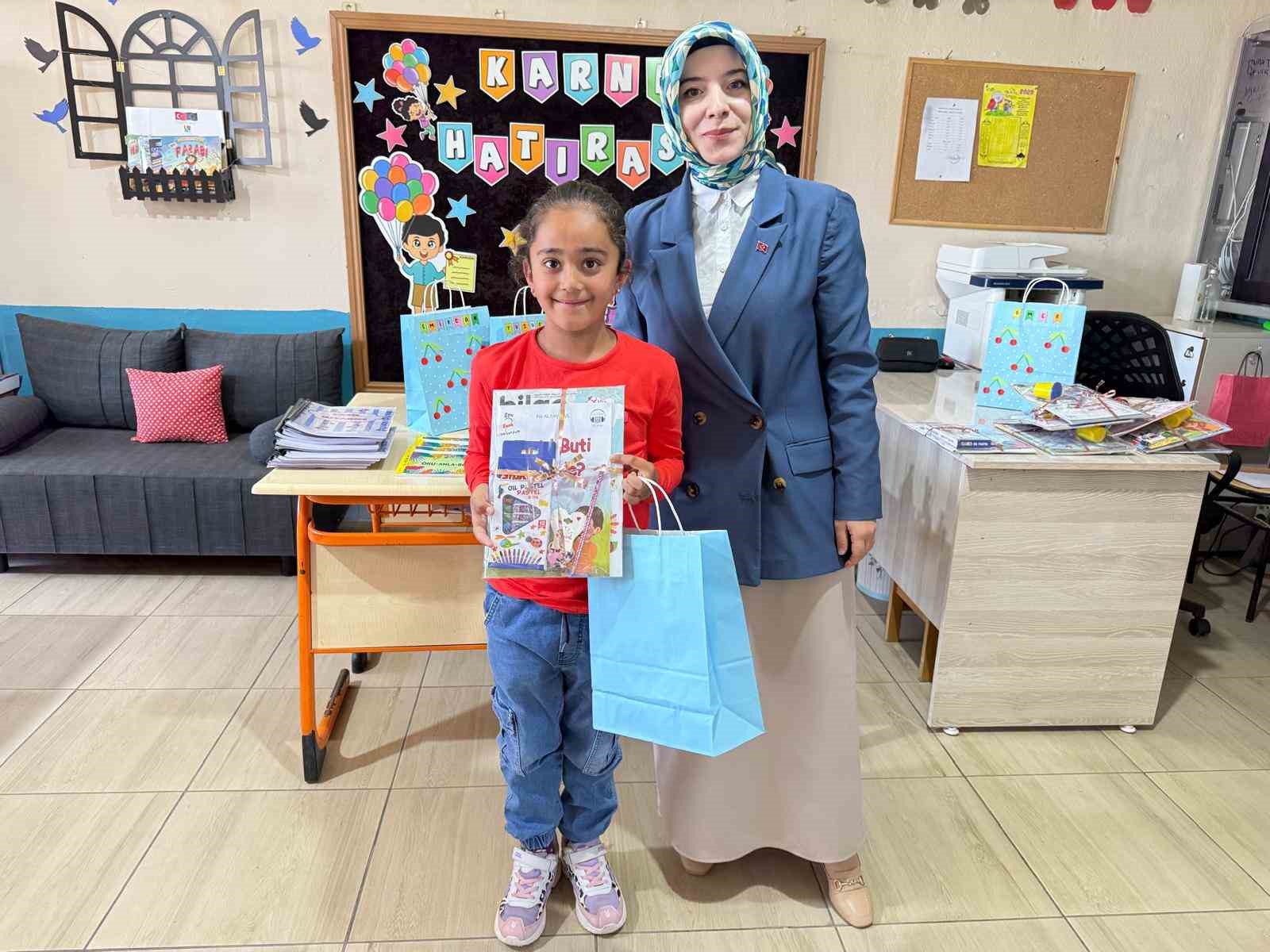 Patnos&rsquo;ta 29 bin &ouml;ğrenci karne sevinci yaşadı
