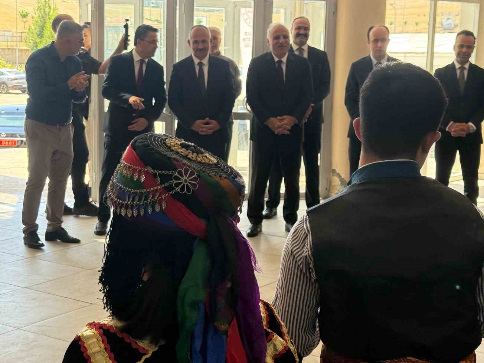 Diyarbakır&rsquo;da 104 &ouml;zel gereksinimli &ouml;ğrenci karne heyecanı yaşadı
