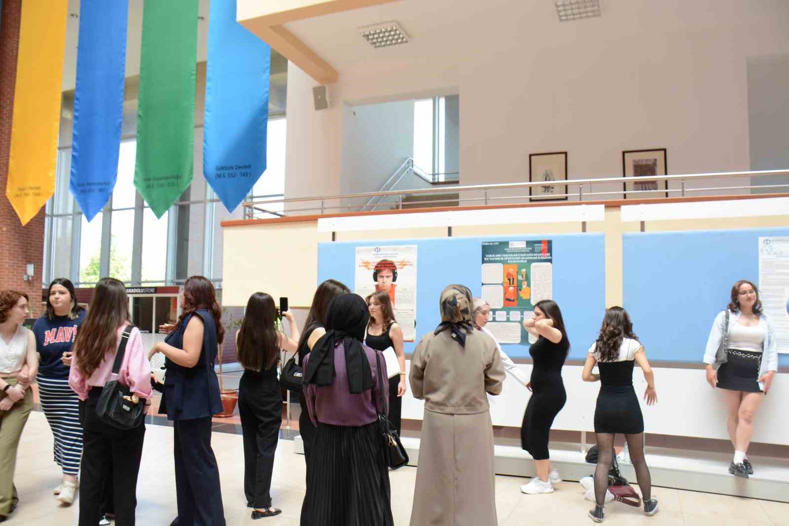 &rsquo;Sosyal Hizmet Uygulamalı Araştırma Poster Sunumları Etkinliği&rsquo; d&uuml;zenlendi
