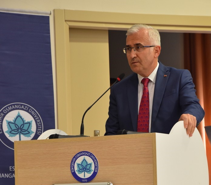 ESOG&Uuml; Sosyal Bilimler Enstit&uuml;s&uuml;&rsquo;nde mezuniyet heyecanı
