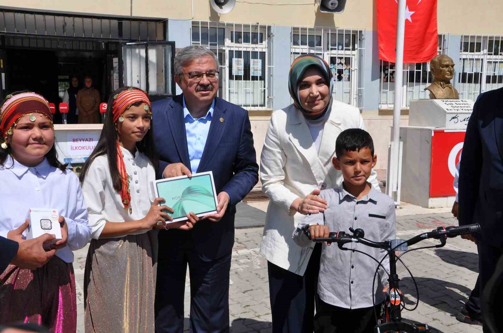 Afyonkarahisar’da 142 bin 592 öğrenci yaz tatiline girdi