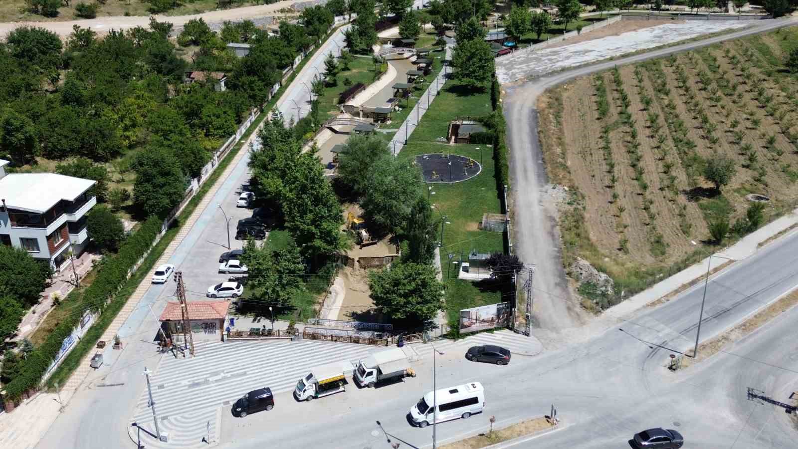 Battalgazi Belediyesi’nden Çınar Park’ta temizlik çalışması