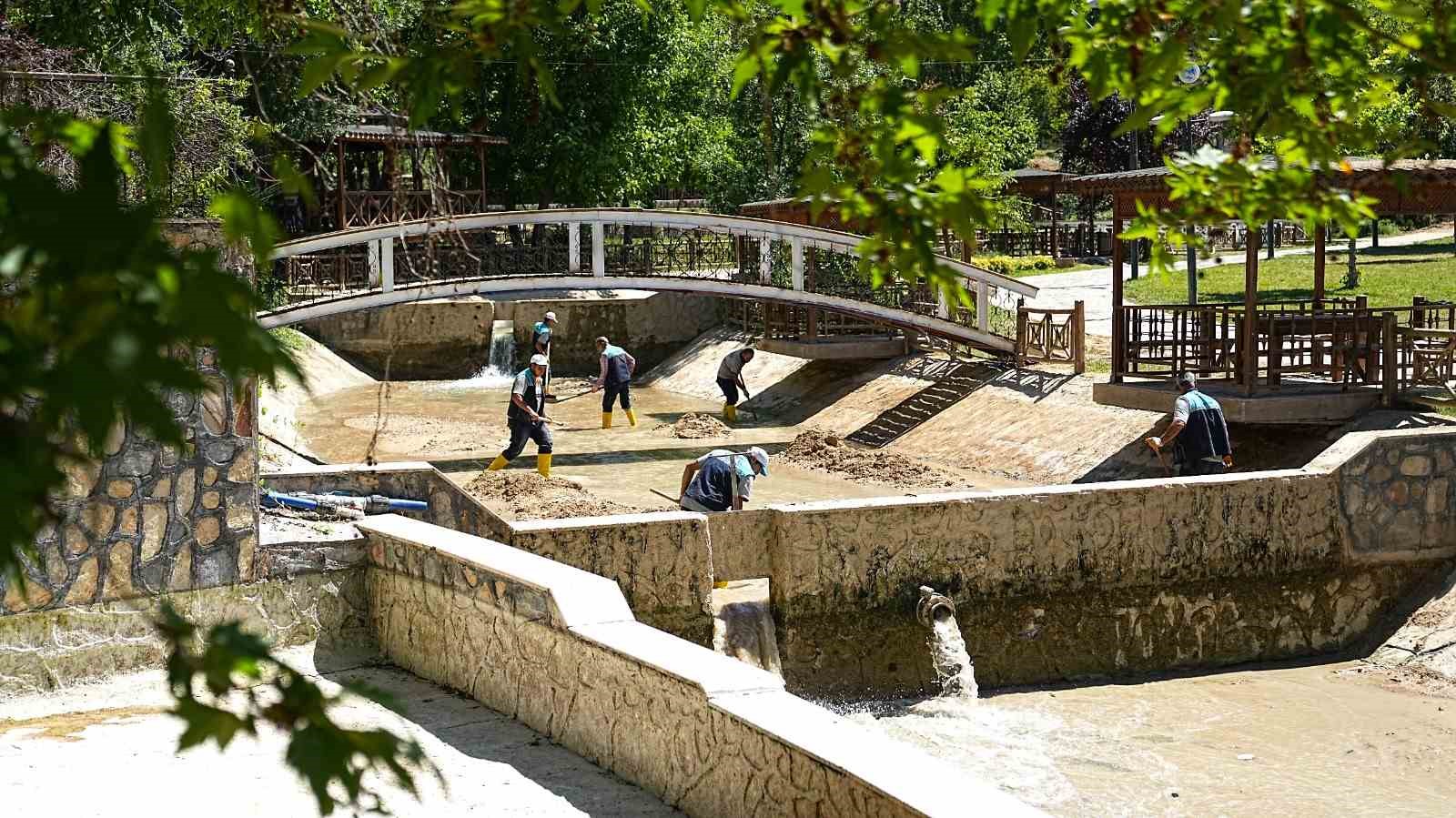 Battalgazi Belediyesi&rsquo;nden &Ccedil;ınar Park&rsquo;ta temizlik &ccedil;alışması
