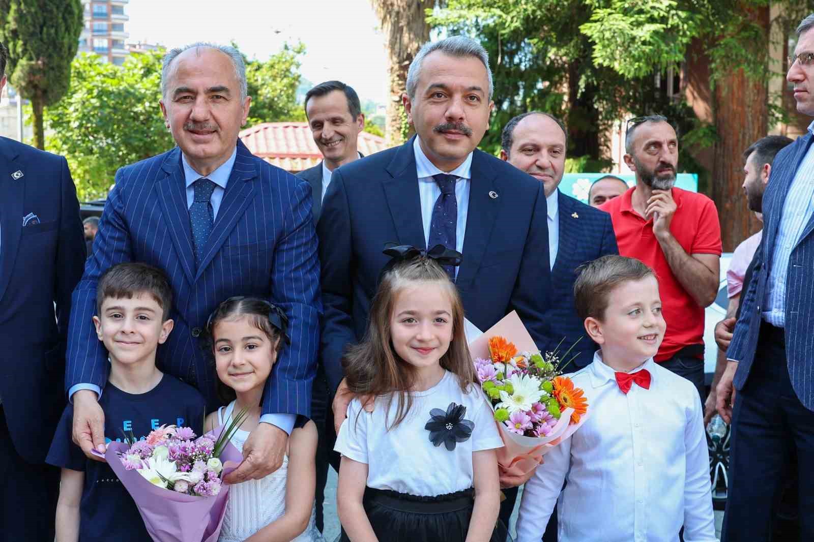 Rize’de 56 bin 180 öğrenci karne heyecanı yaşadı