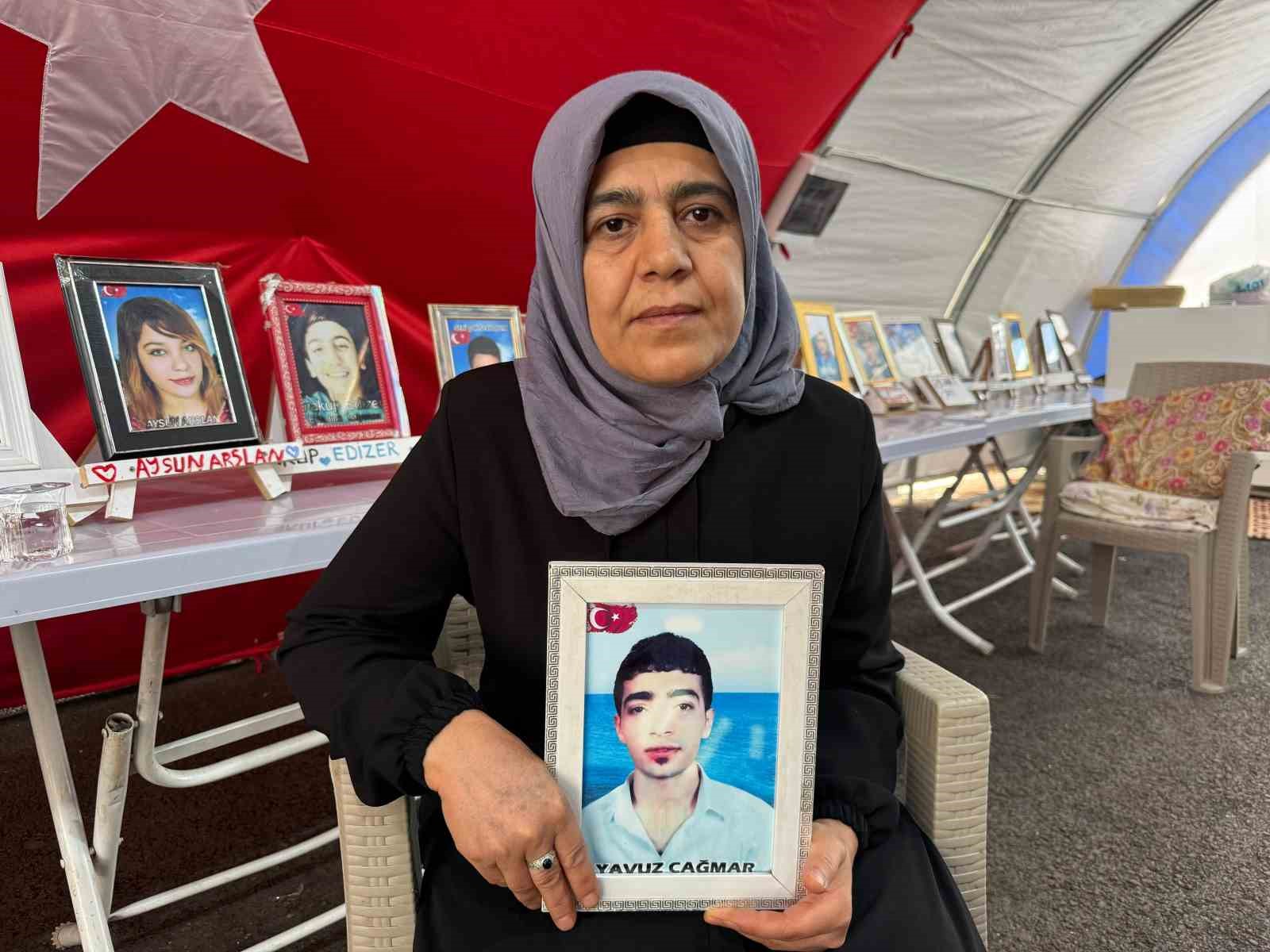 Diyarbakır anneleri karne g&uuml;n&uuml;ne h&uuml;z&uuml;nl&uuml; girdi
