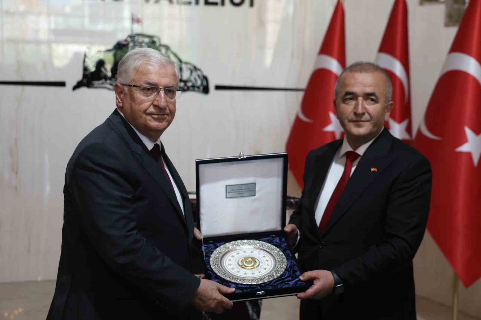 Milli Savunma Bakanı Yaşar G&uuml;ler Elazığ&rsquo;da
