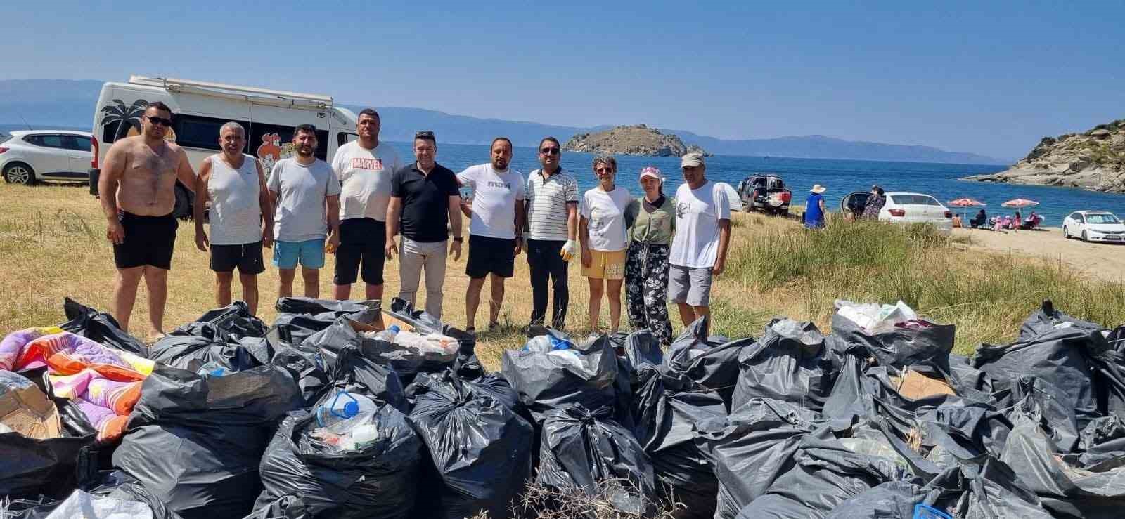 Kapıdağ Yarımadası Küçükova’da 80 torba çöp toplandı