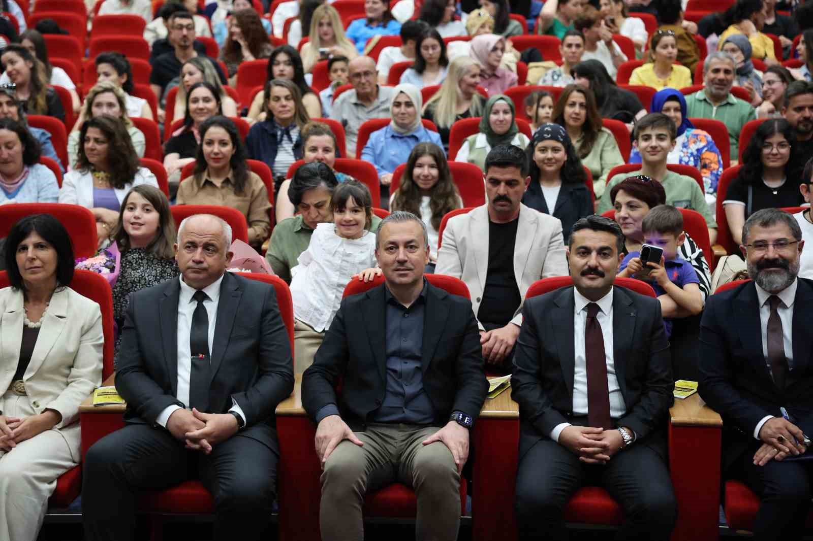 "Sivas Maarif Orkestrası" ilk konserini verdi