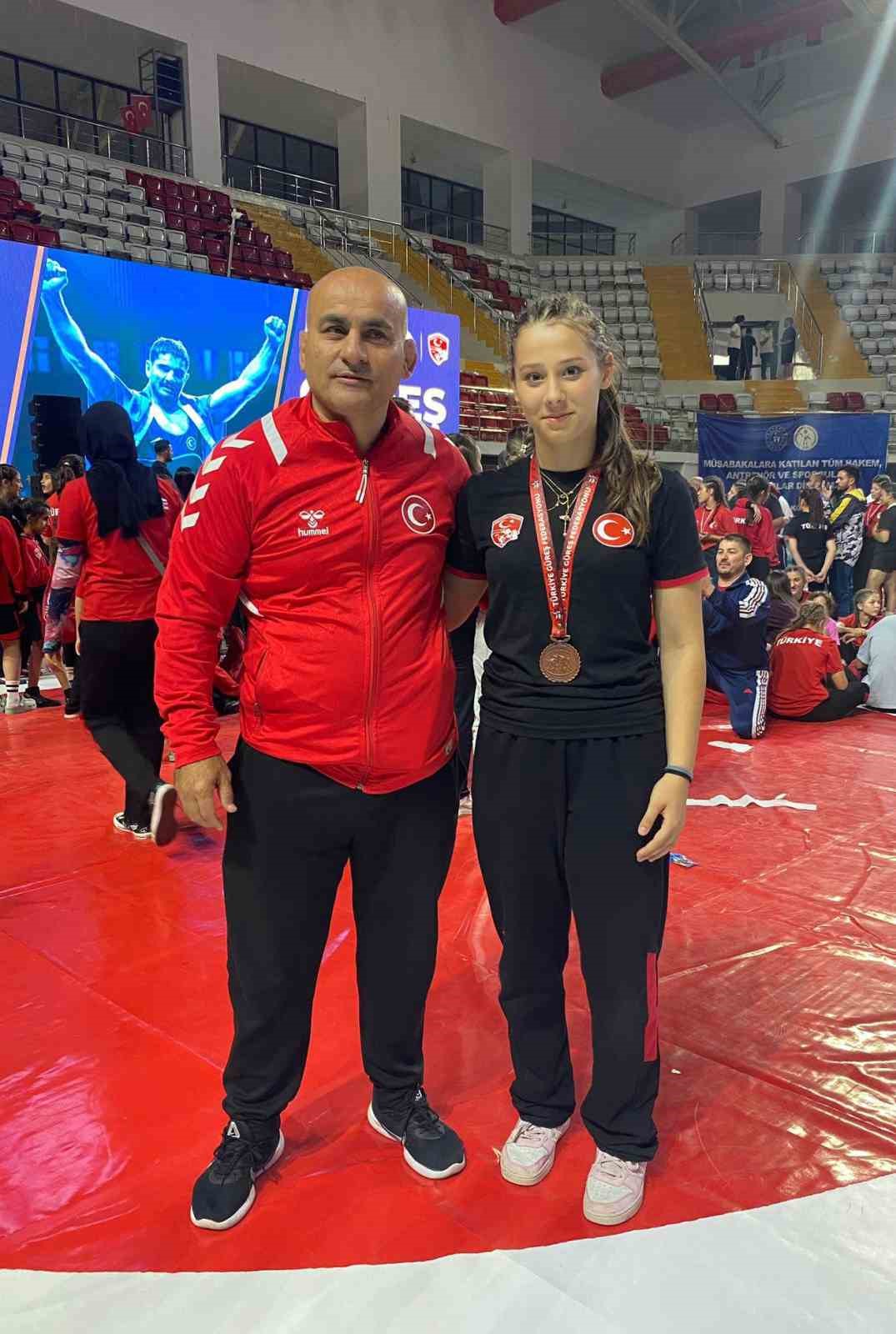 Gen&ccedil; sporcular Aydın&rsquo;ı başarıyla temsil etti
