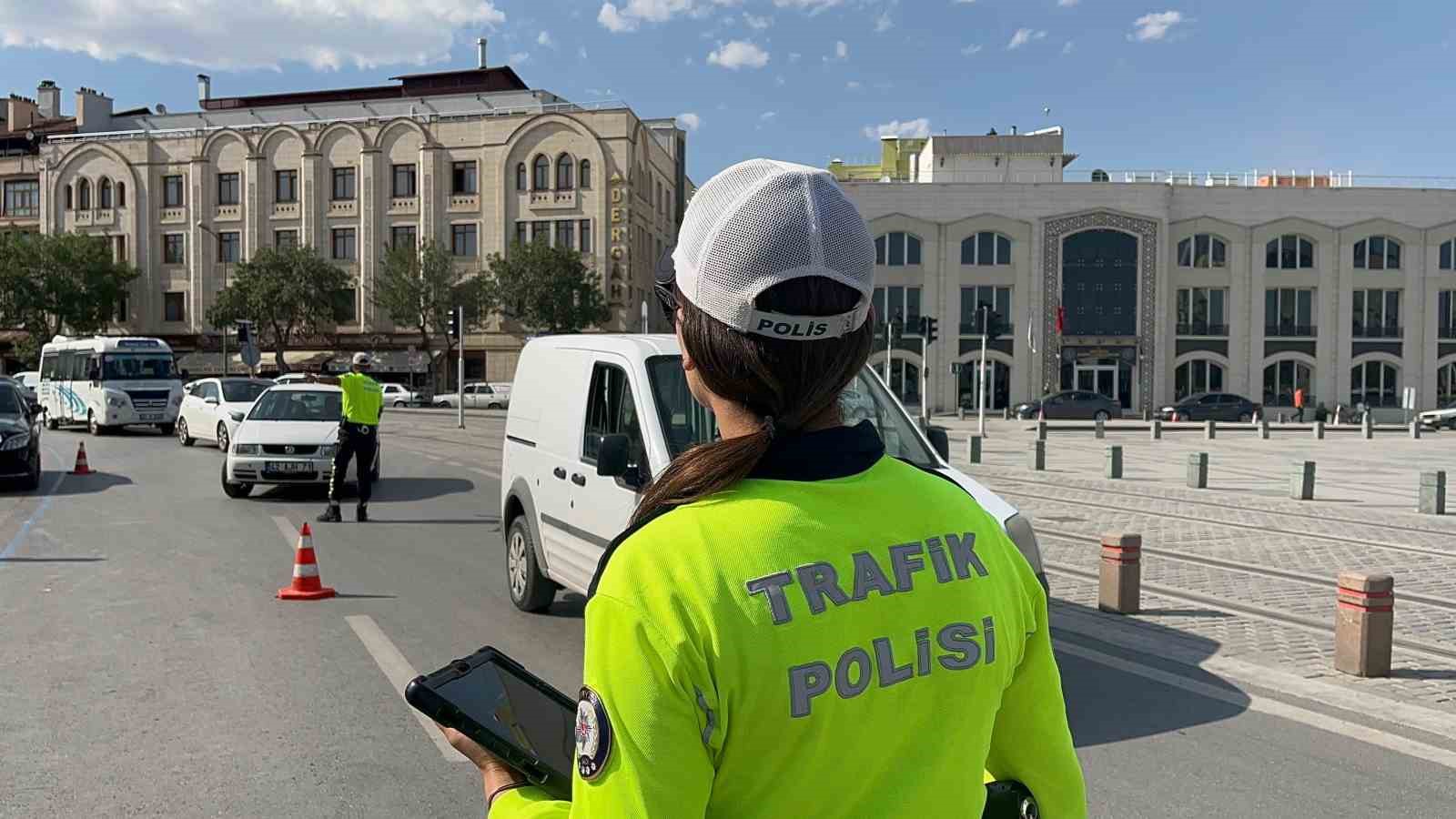 Konya’da trafik ekiplerinden YKS tedbirleri