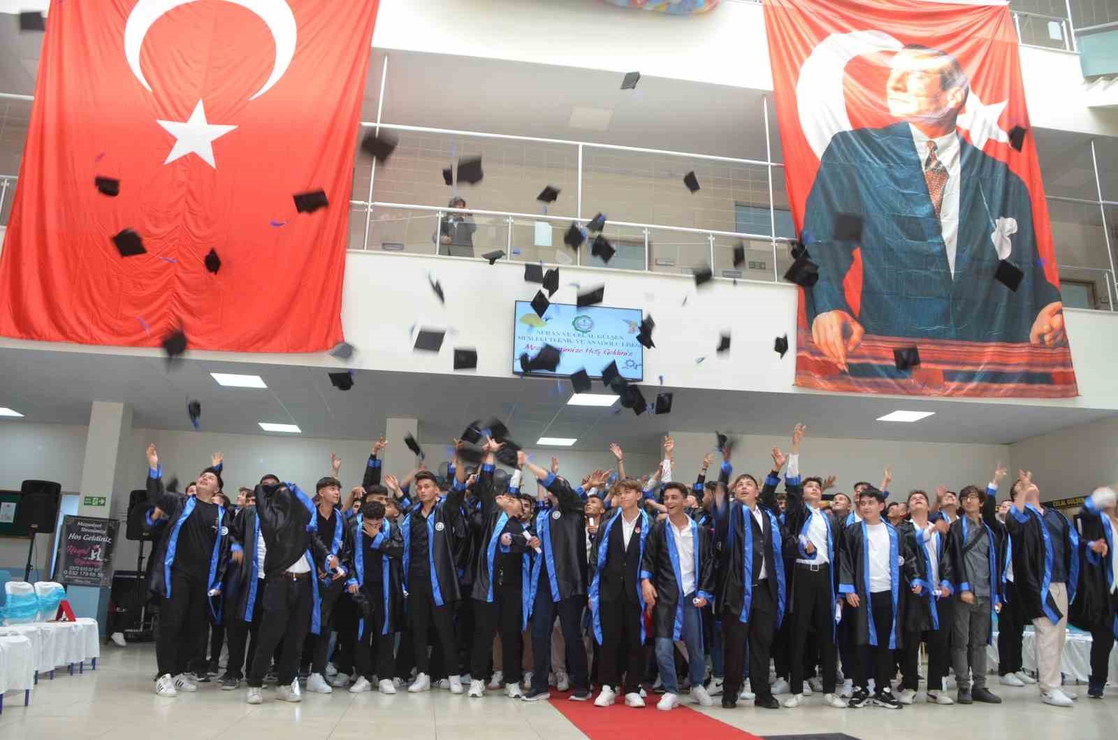 Nuran-Celal Gülşen MTAL’de mezuniyet coşkusu