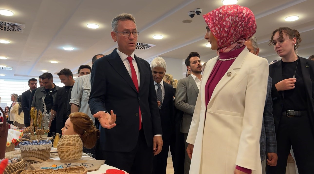 Bakan G&ouml;ktaş, Başakşehir&rsquo;de Atık Eğitim ve Uygulama Programı&rsquo;na katıldı
