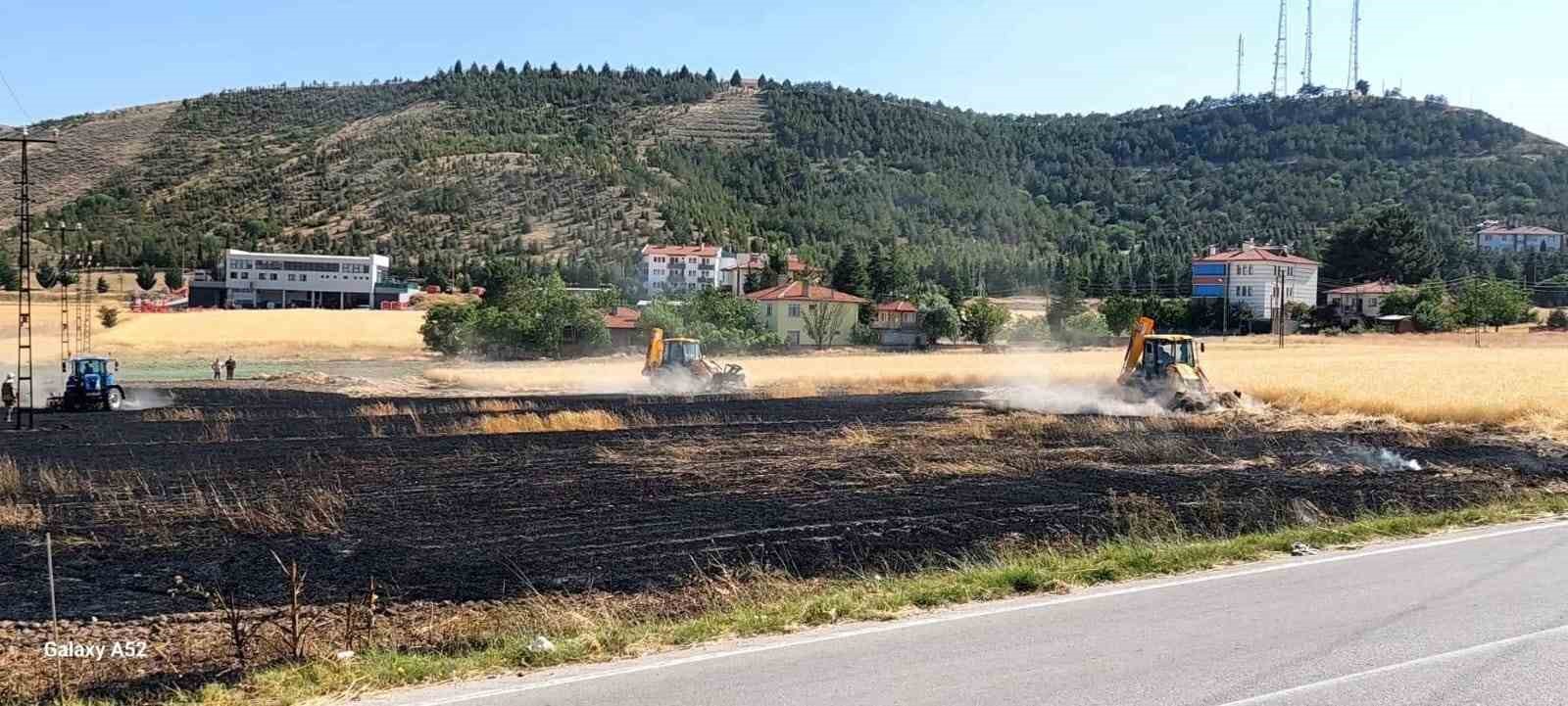 Beypazarı&rsquo;nda tarla yangını
