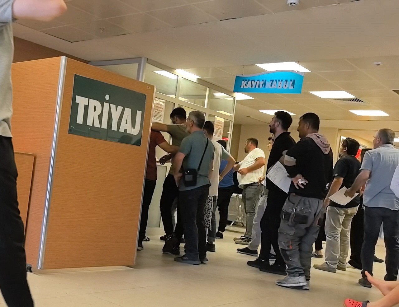 Bursa&rsquo;da 30 iş&ccedil;i gıda zehirlenmesi ş&uuml;phesiyle hastanelik oldu
